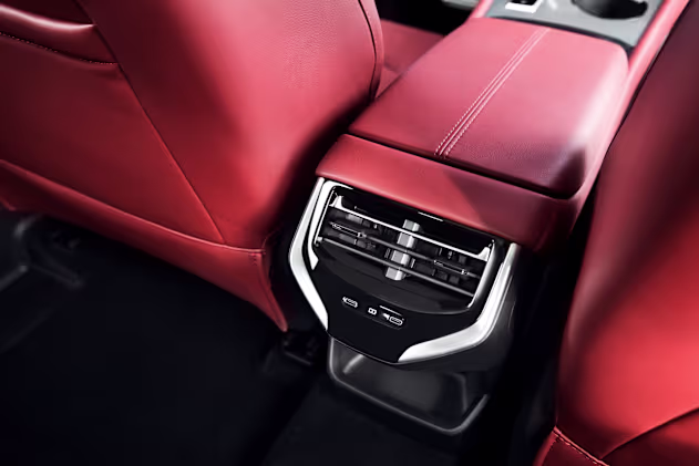 Rear AC Vents With 2 x USB Type C Ports